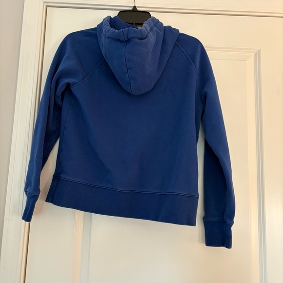 Banana Republic Women’s Blue Fleece Hoodie Sweatshirt - Picture 8 of 8